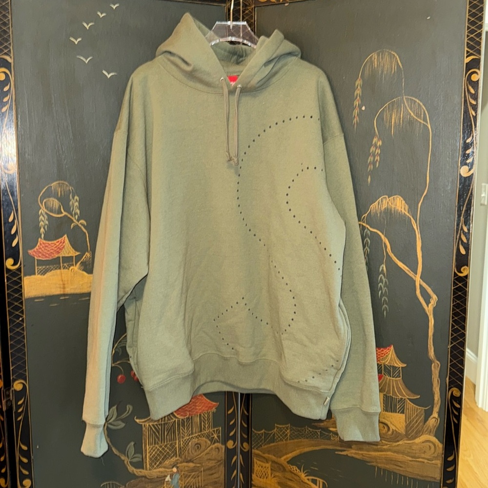 NWT - SUPREME- Laser Cut S Logo Hoodie Olive Green Size XL